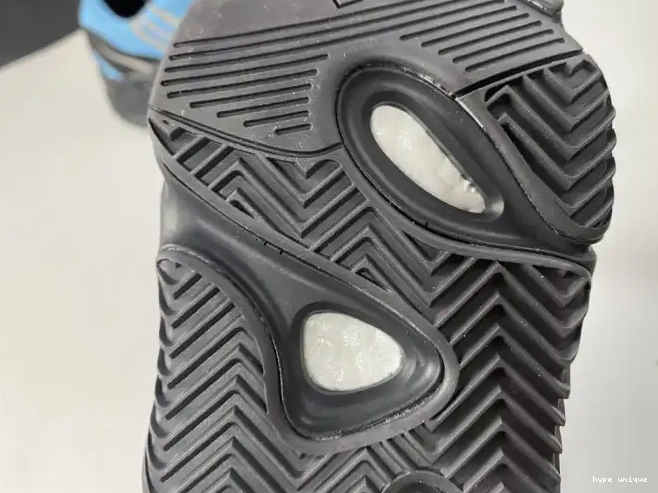 hype 700 Boost MNVN ADIDAS GZ3079 'Bright Yeezy Cyan' 0526